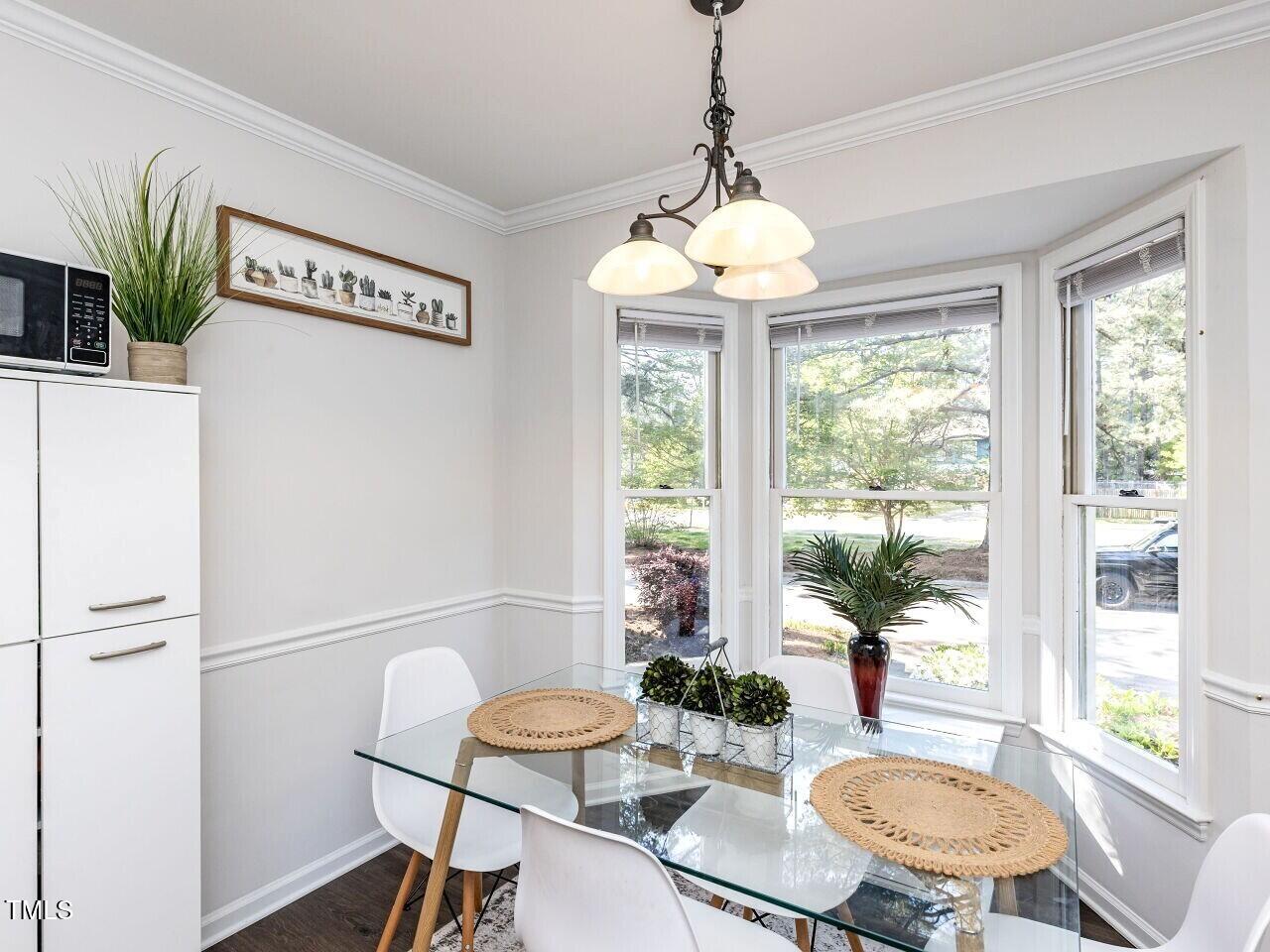 5622 Darrow Drive Raleigh, NC 27612 - Photo 12 of 28 005-1280x960-dining-area
