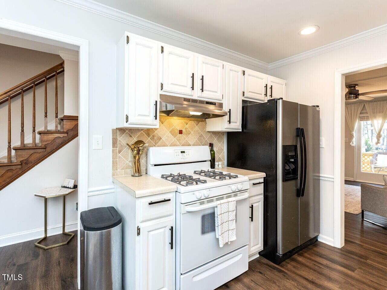5622 Darrow Drive Raleigh, NC 27612 - Photo 14 of 28 007-1280x960-kitchen