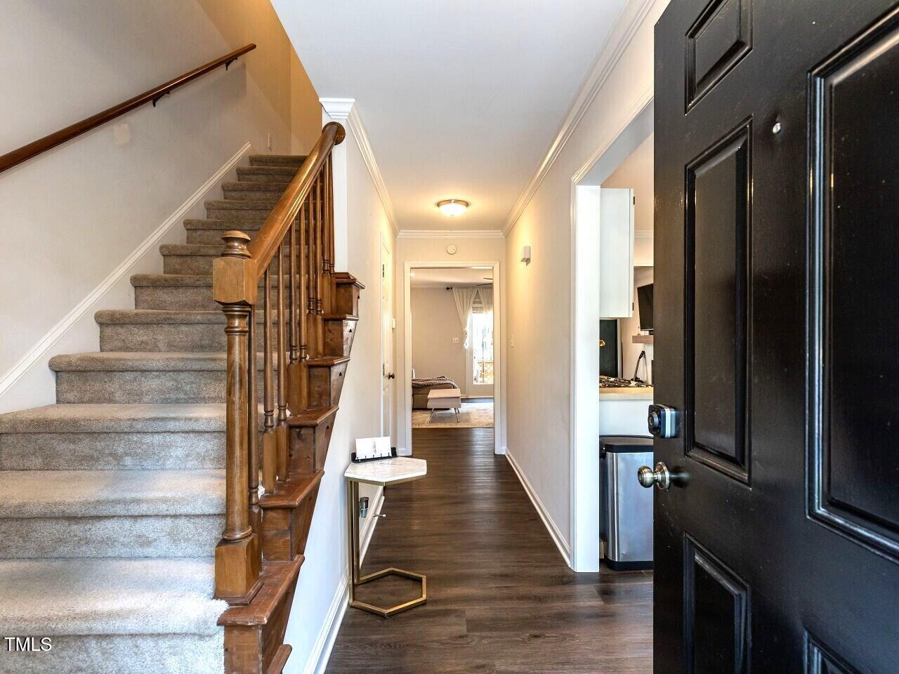 5622 Darrow Drive Raleigh, NC 27612 - Photo 16 of 28 003-1280x960-foyer-entry