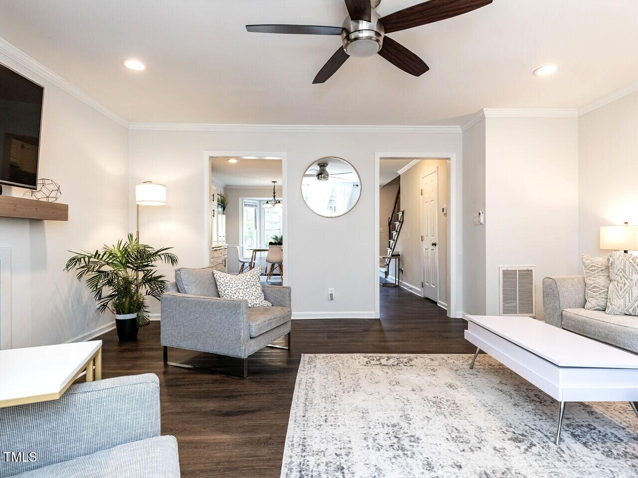 5622 Darrow Drive Raleigh, NC 27612 - Photo 4 of 28 013-1280x960-family-room