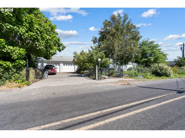 $799,950 | 28473 Southshore Drive, Umatilla, OR 97882