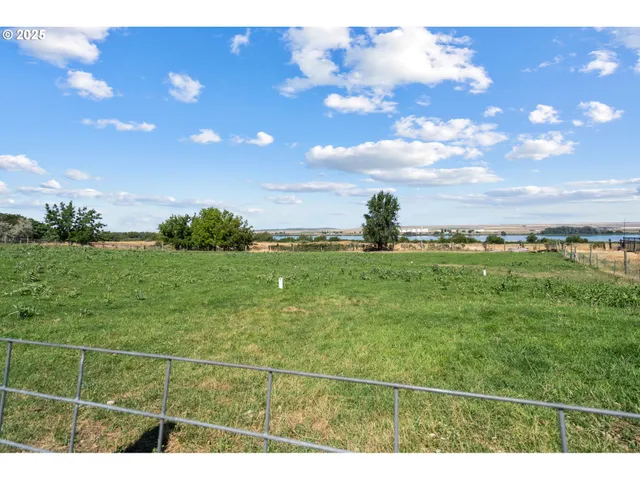 $799,950 | 28473 Southshore Drive, Umatilla, OR 97882