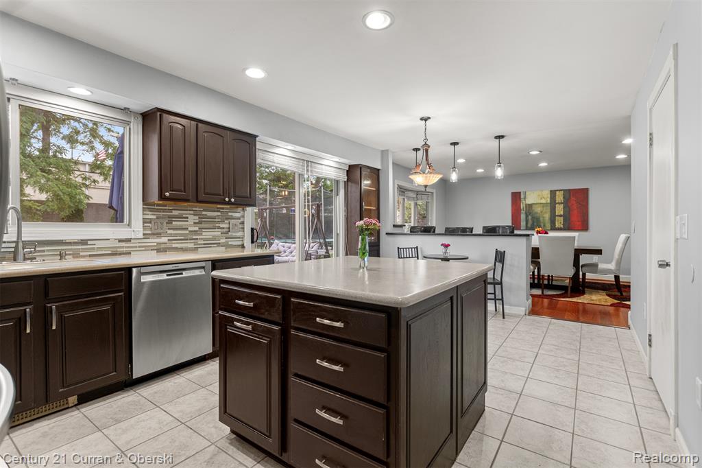 2138 Metzner Road Walled Lake, MI 48390 - Photo 8 of 38 Gallery Image 8