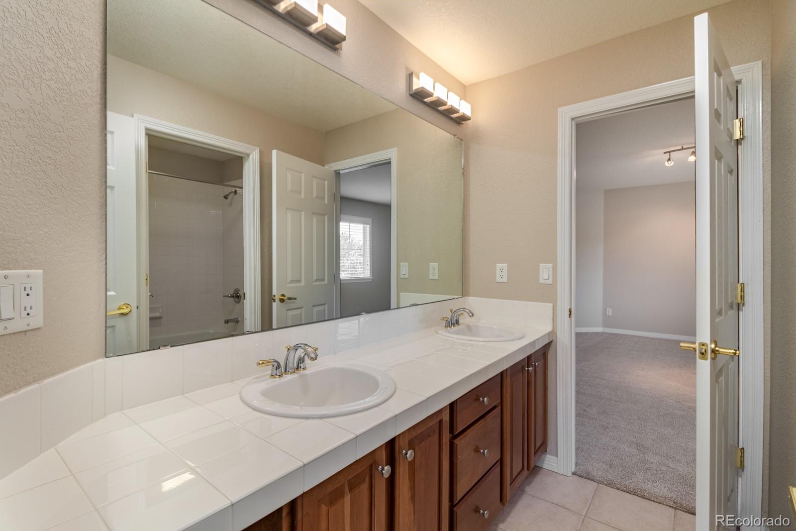 714 Ridgemont Circle Highlands Ranch, CO 80126 - Photo 30 of 40 Gallery Image 30