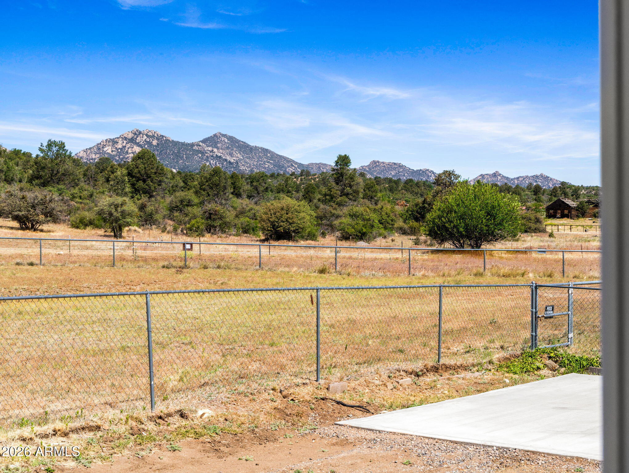 18296 Frontier Road Peeples Valley, AZ 86332 - Photo 4 of 44 a view of a outdoor space