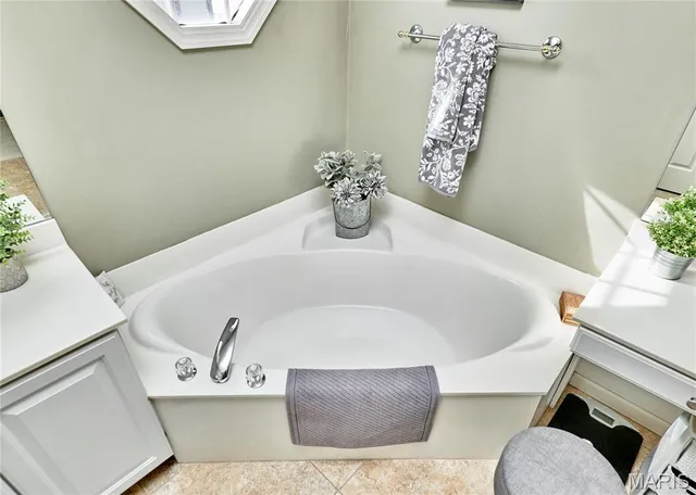 $569,900 | 7409 Heathermoor Lane, O'Fallon, MO 63368