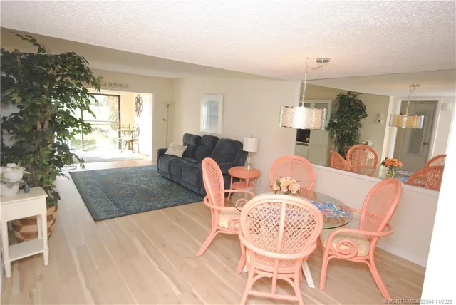 $1,800 | 5333 Southeast Miles Grant Road, Unit I104, Stuart, FL 34997