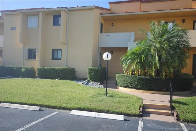 $1,800 | 5333 Southeast Miles Grant Road, Unit I104, Stuart, FL 34997