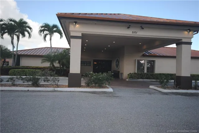 $1,800 | 5333 Southeast Miles Grant Road, Unit I104, Stuart, FL 34997