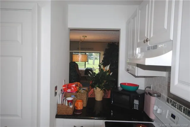 $1,800 | 5333 Southeast Miles Grant Road, Unit I104, Stuart, FL 34997