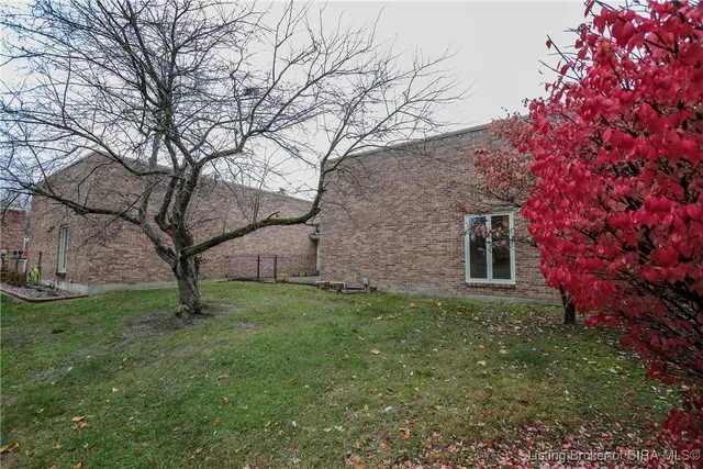 $285,000 | 13 Bellewood Court, New Albany, IN 47150