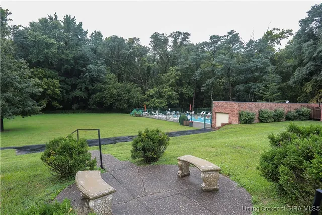 $285,000 | 13 Bellewood Court, New Albany, IN 47150