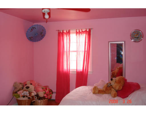 27 Francella Road Methuen, MA 01844 - Photo 8 of 9 Gallery Image 8