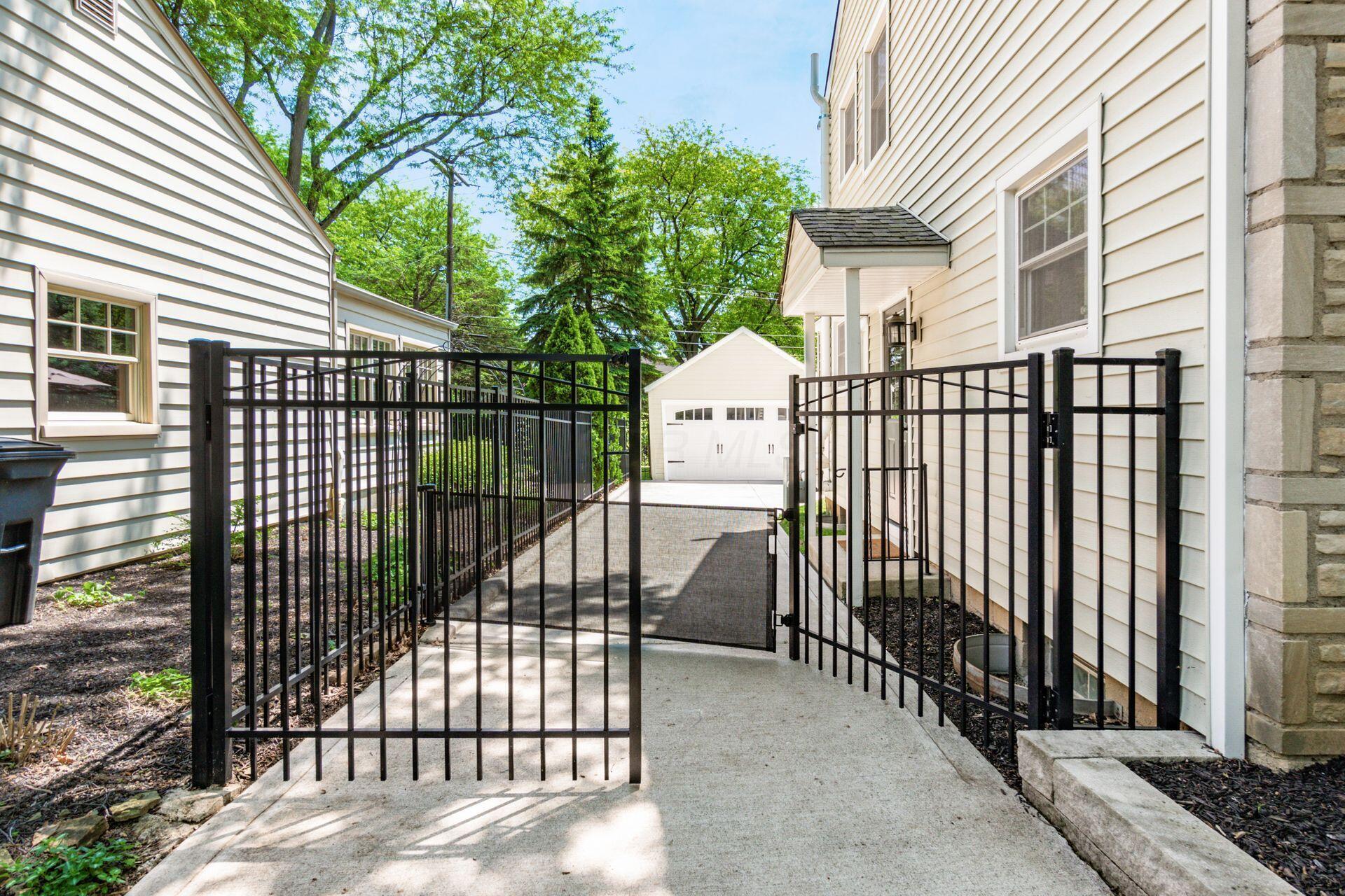 2008 Edgemont Road North Columbus, OH 43212 - Photo 54 of 60 Driveway Gate