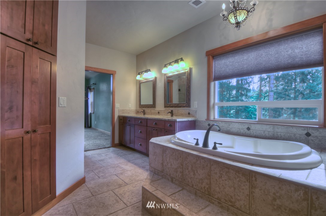 5840 Young Road Northwest Olympia, WA 98502 - Photo 11 of 25 Gallery Image 11