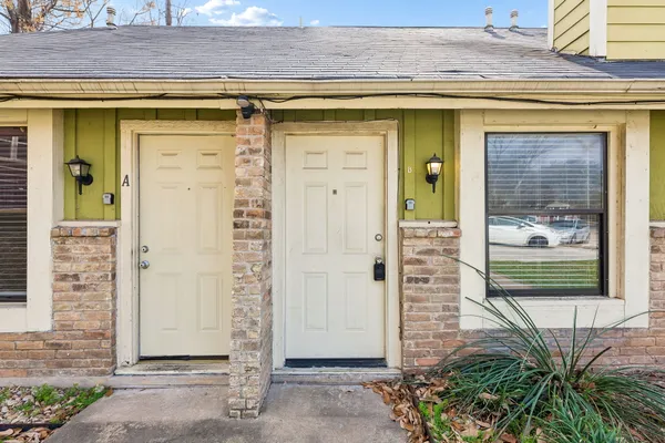 a view of a front door of the house