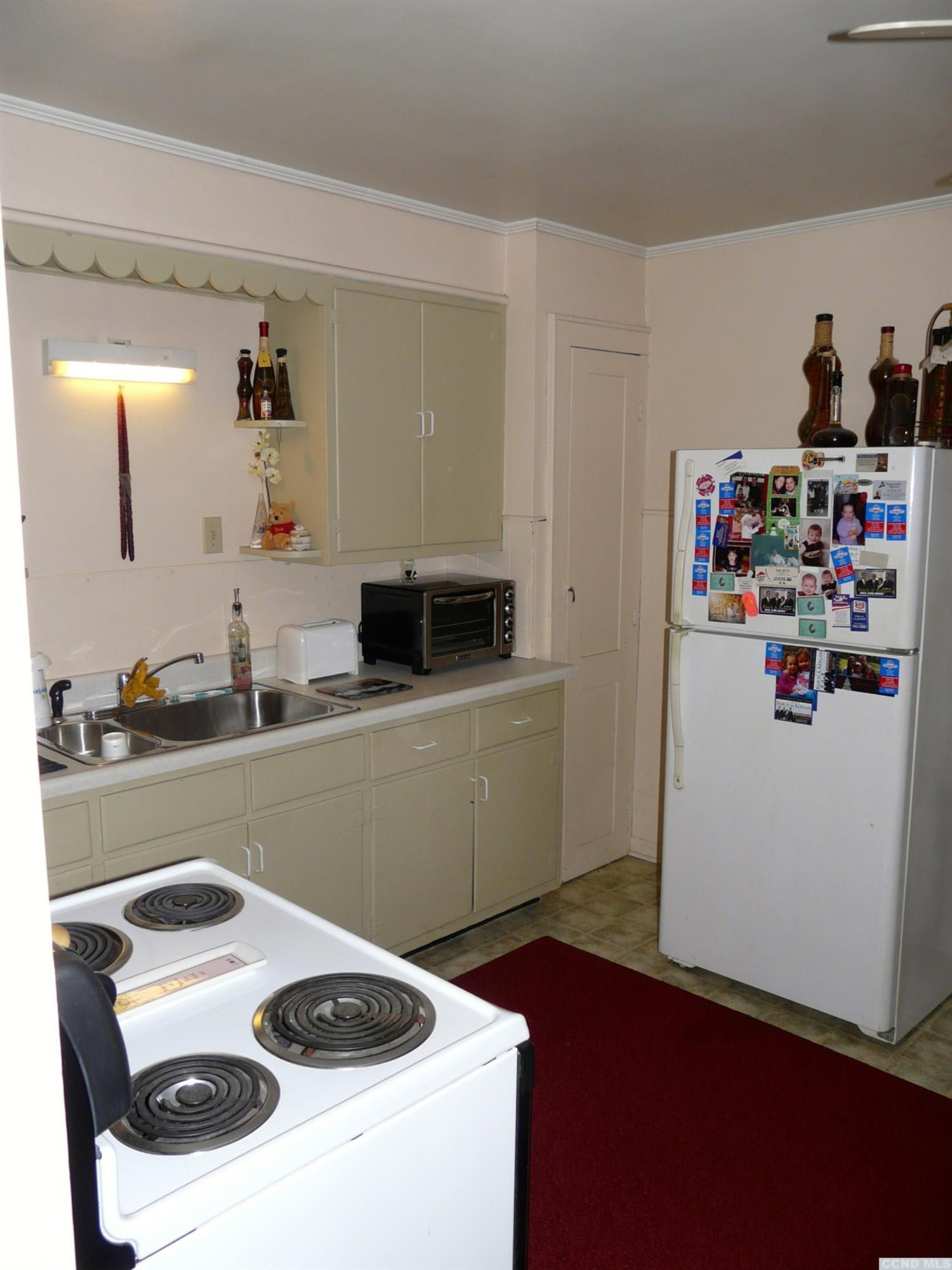 175 Water Street Catskill, NY 12414 - Photo 10 of 10 Apartment 3 kitchen.