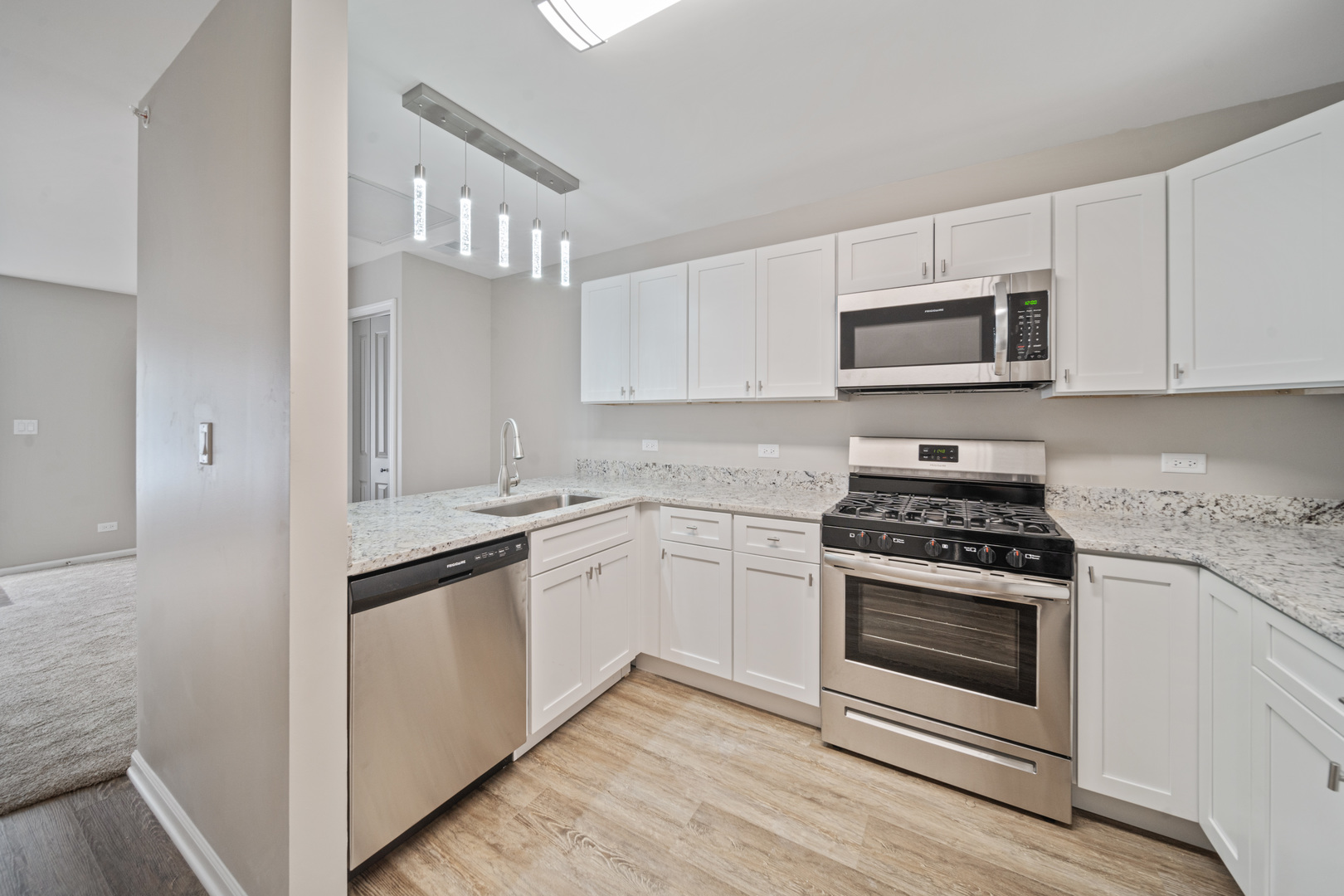 5 South Virginia Road, Unit 8 Crystal Lake, IL 60014 - Photo 4 of 13
