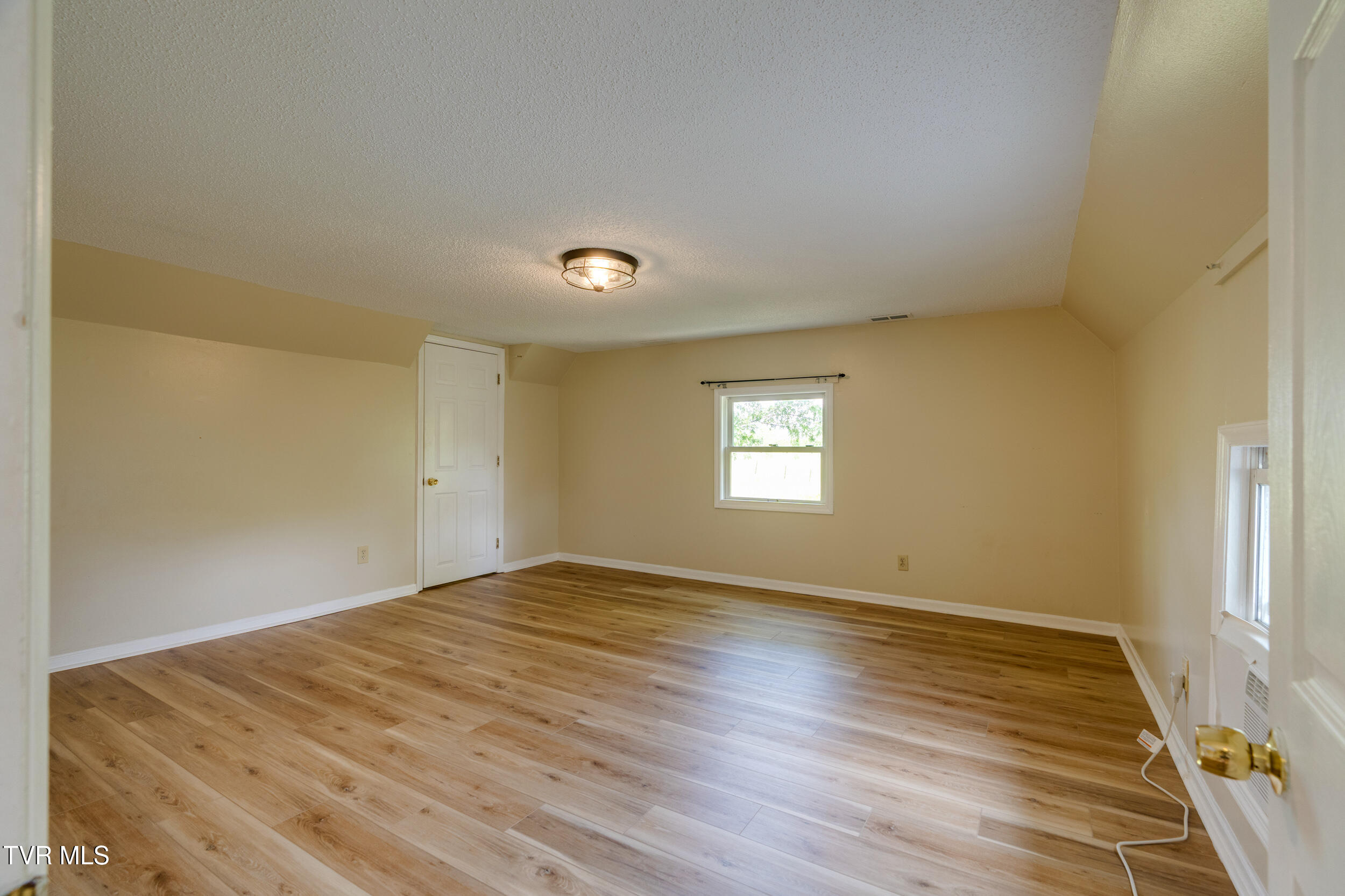 208 Buffalo Road Bluff City, TN 37618 - Photo 35 of 90 036