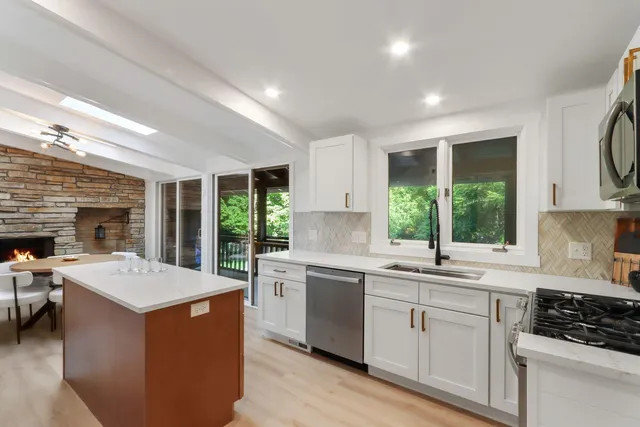 $850,000 | W3552 Wildwood Drive, Geneva, WI 53147