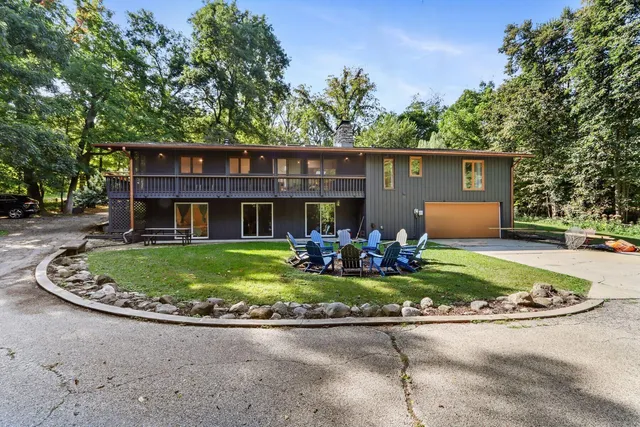 $850,000 | W3552 Wildwood Drive, Geneva, WI 53147