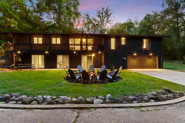 $850,000 | W3552 Wildwood Drive, Geneva, WI 53147