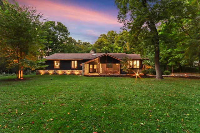 $850,000 | W3552 Wildwood Drive, Geneva, WI 53147