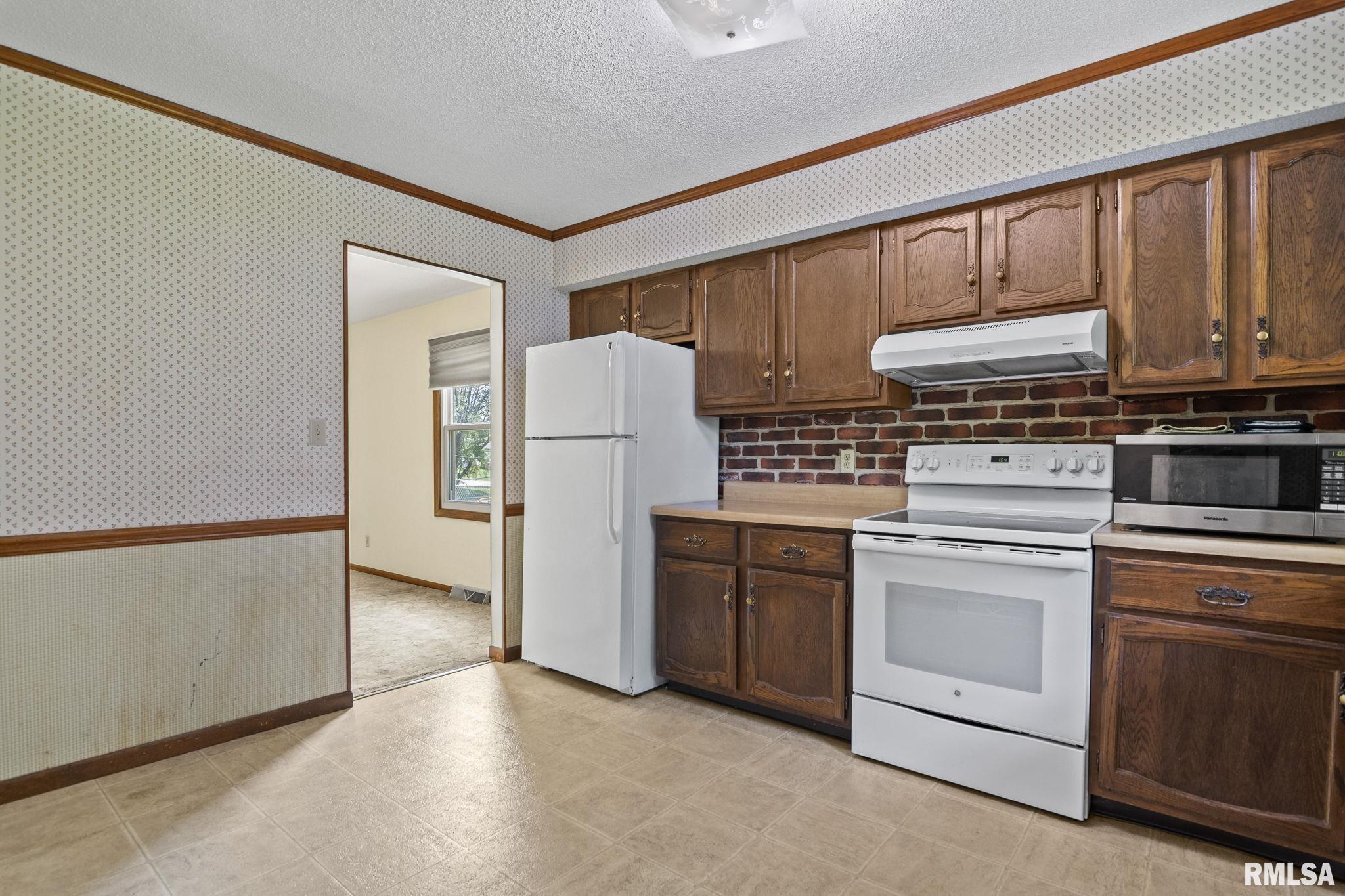 2541 Huntleigh Road Springfield, IL 62704 - Photo 17 of 37