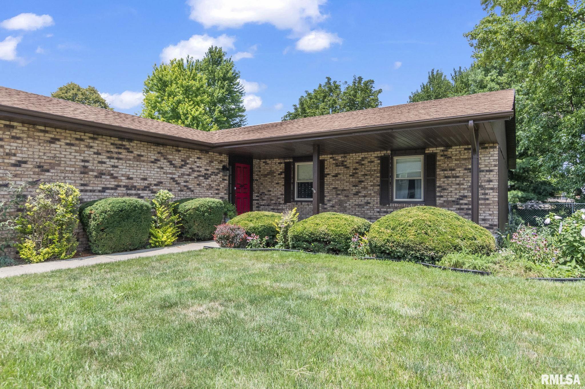 2541 Huntleigh Road Springfield, IL 62704 - Photo 3 of 37