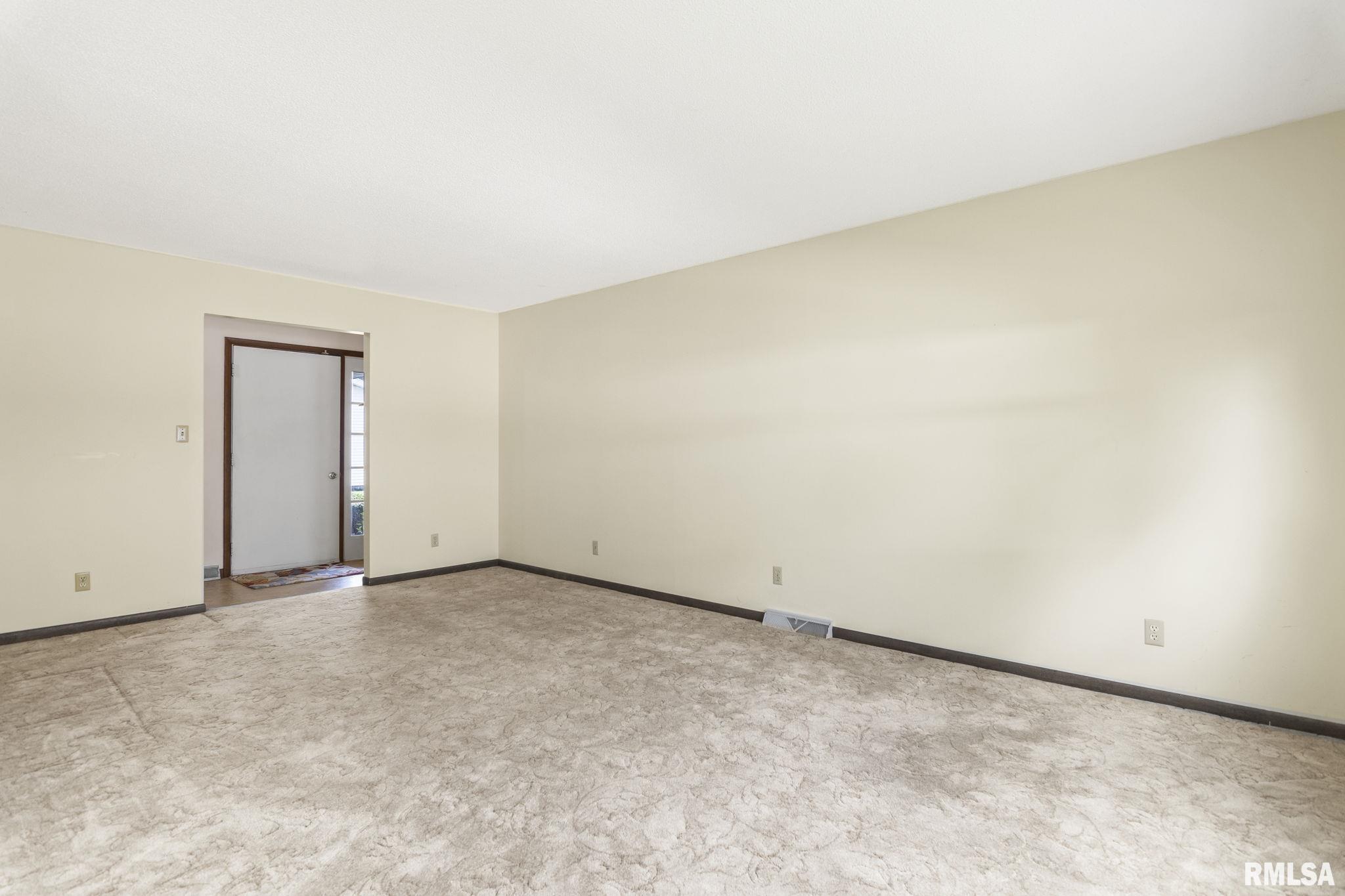 2541 Huntleigh Road Springfield, IL 62704 - Photo 8 of 37