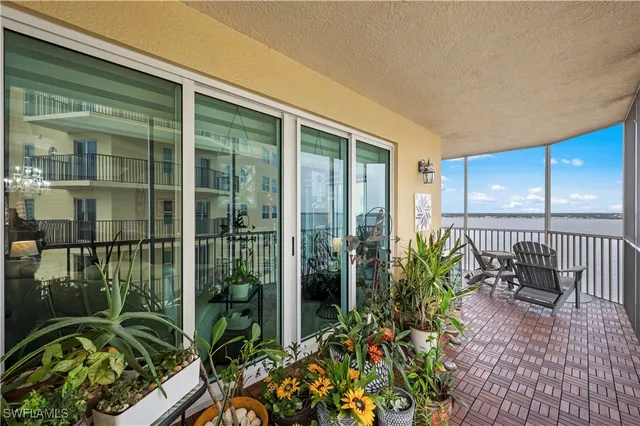 $440,000 | 2745 First Street, Unit 1306, Fort Myers, FL 33916