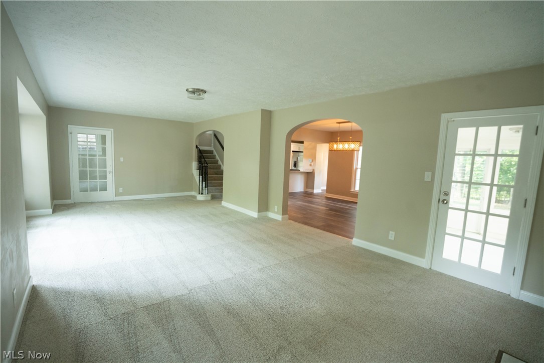 3151 Oak Road Cleveland, OH 44118 - Photo 4 of 35