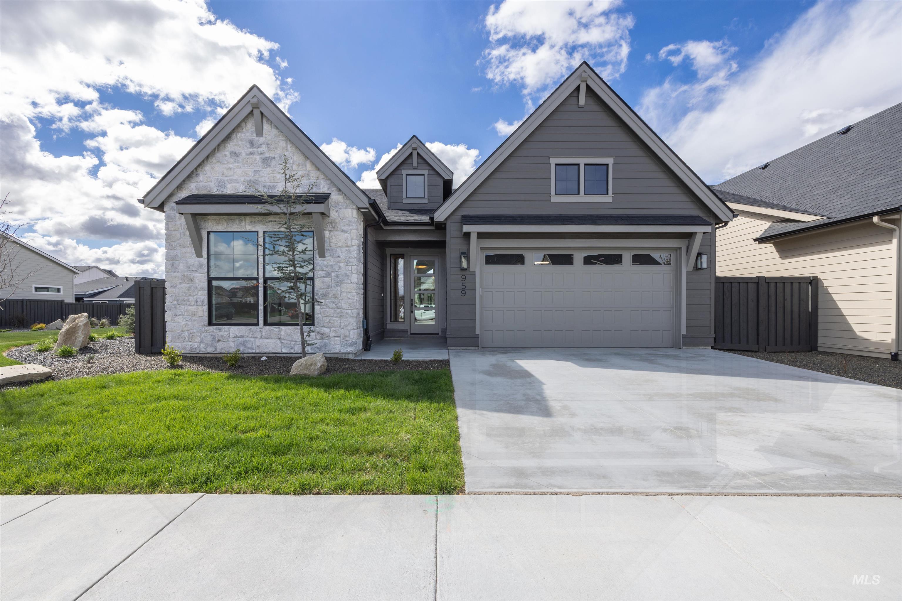 959 East Crescendo Street Meridian, ID 83642 - Photo 4 of 39