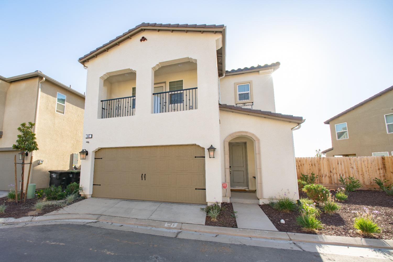982 Moran Road West Madera, CA 93636 - Photo 1 of 9 a front view of a house with a garage