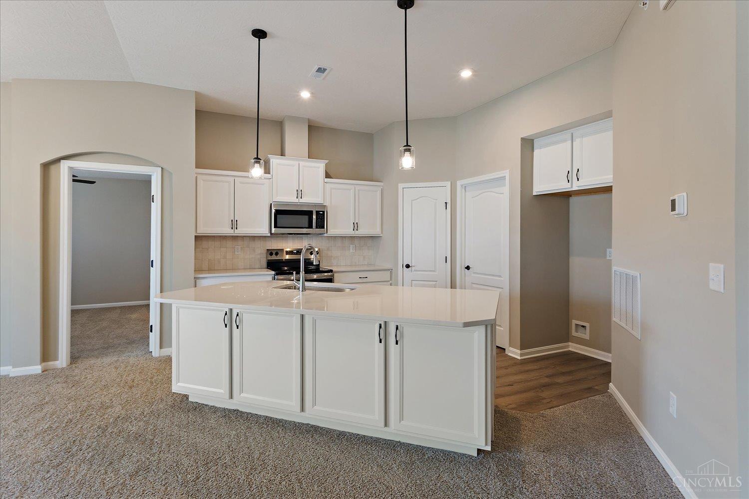 547 Tradition Ridge, Unit 81301 Cincinnati, OH 45245 - Photo 2 of 34