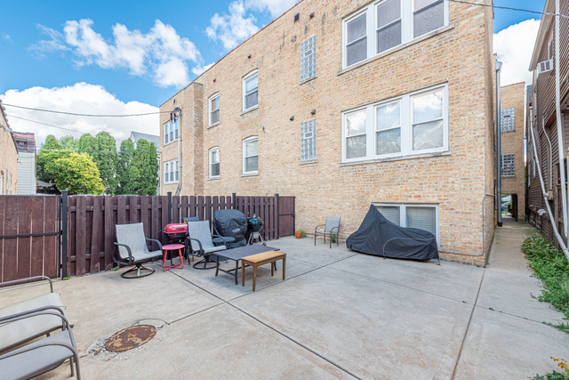 3910 North Bernard Street, Unit 2E Chicago, IL 60618 - Photo 3 of 18