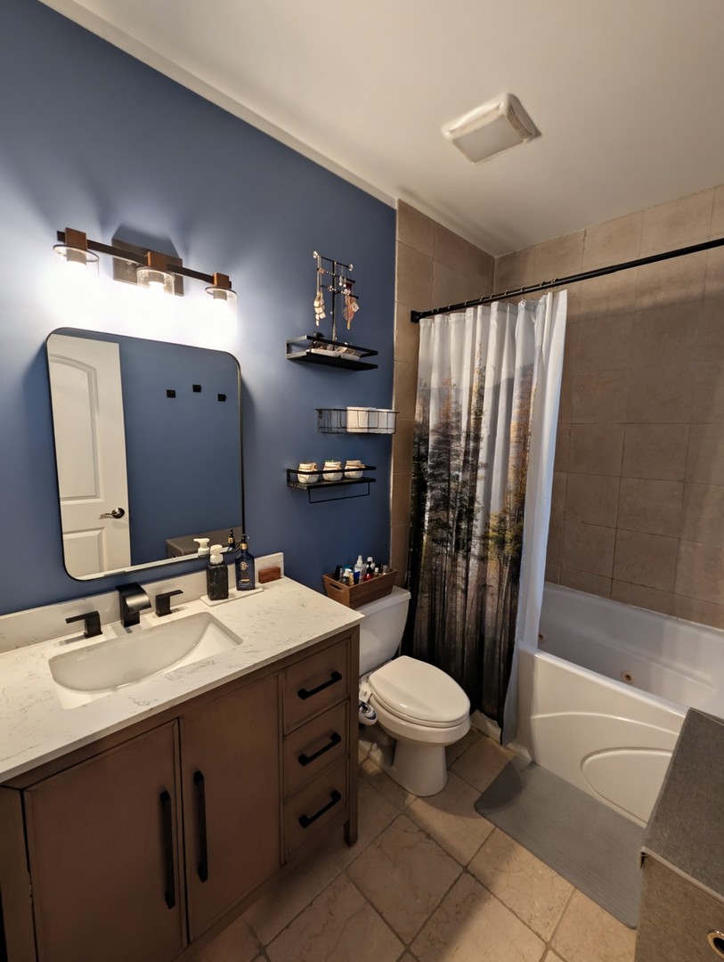 3910 North Bernard Street, Unit 2E Chicago, IL 60618 - Photo 10 of 18