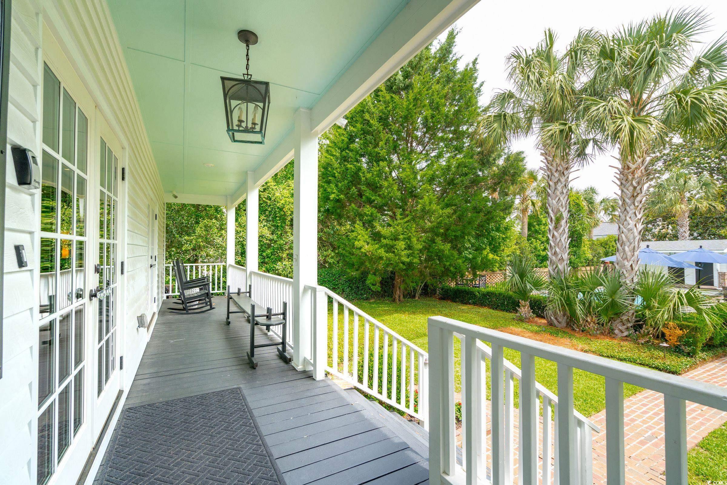 620 Prince Street Georgetown, SC 29440 - Photo 8 of 40 Deck with a lawn