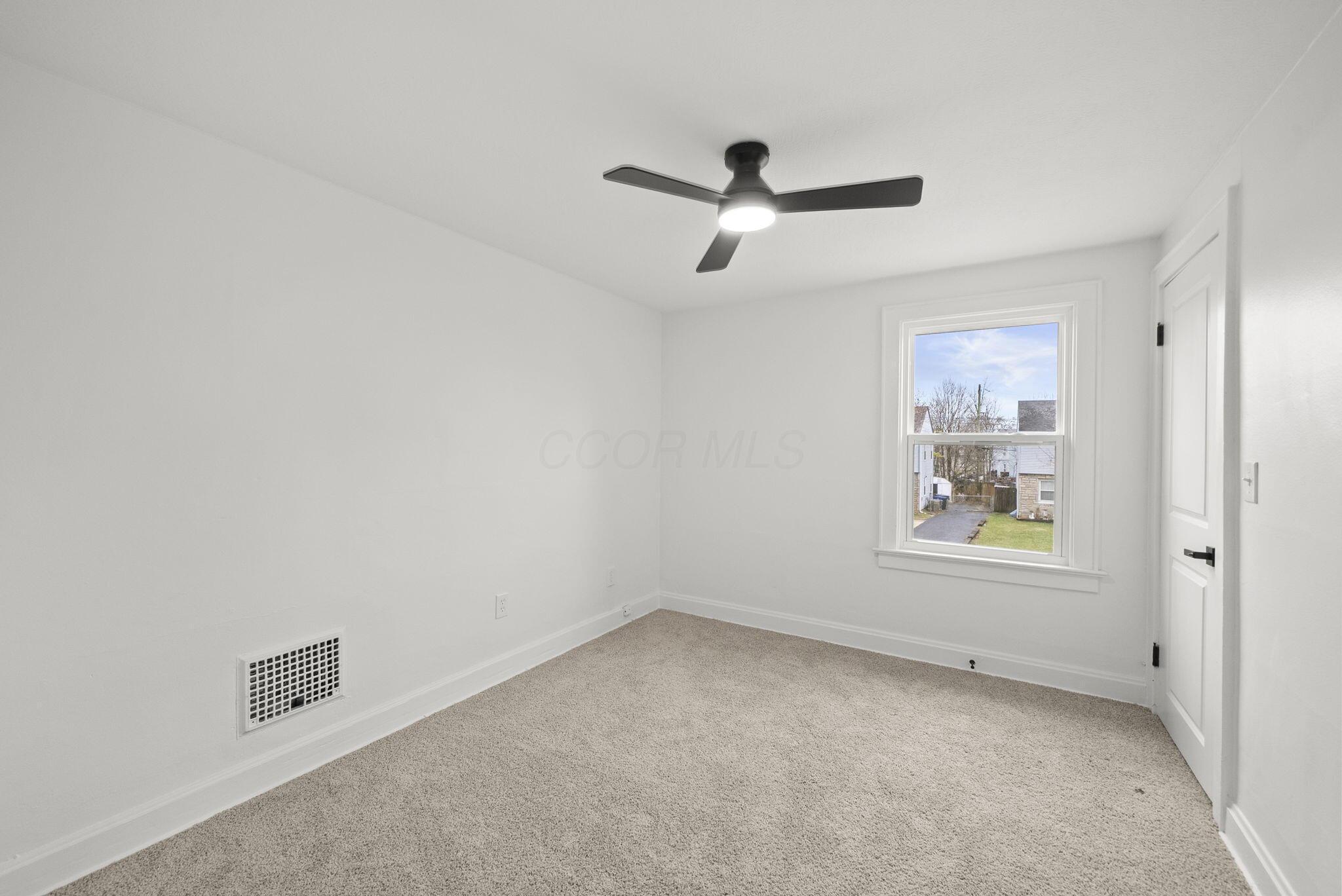 2712 Eakin Road Columbus, OH 43204 - Photo 29 of 47 24-web-or-mls-DSC08129