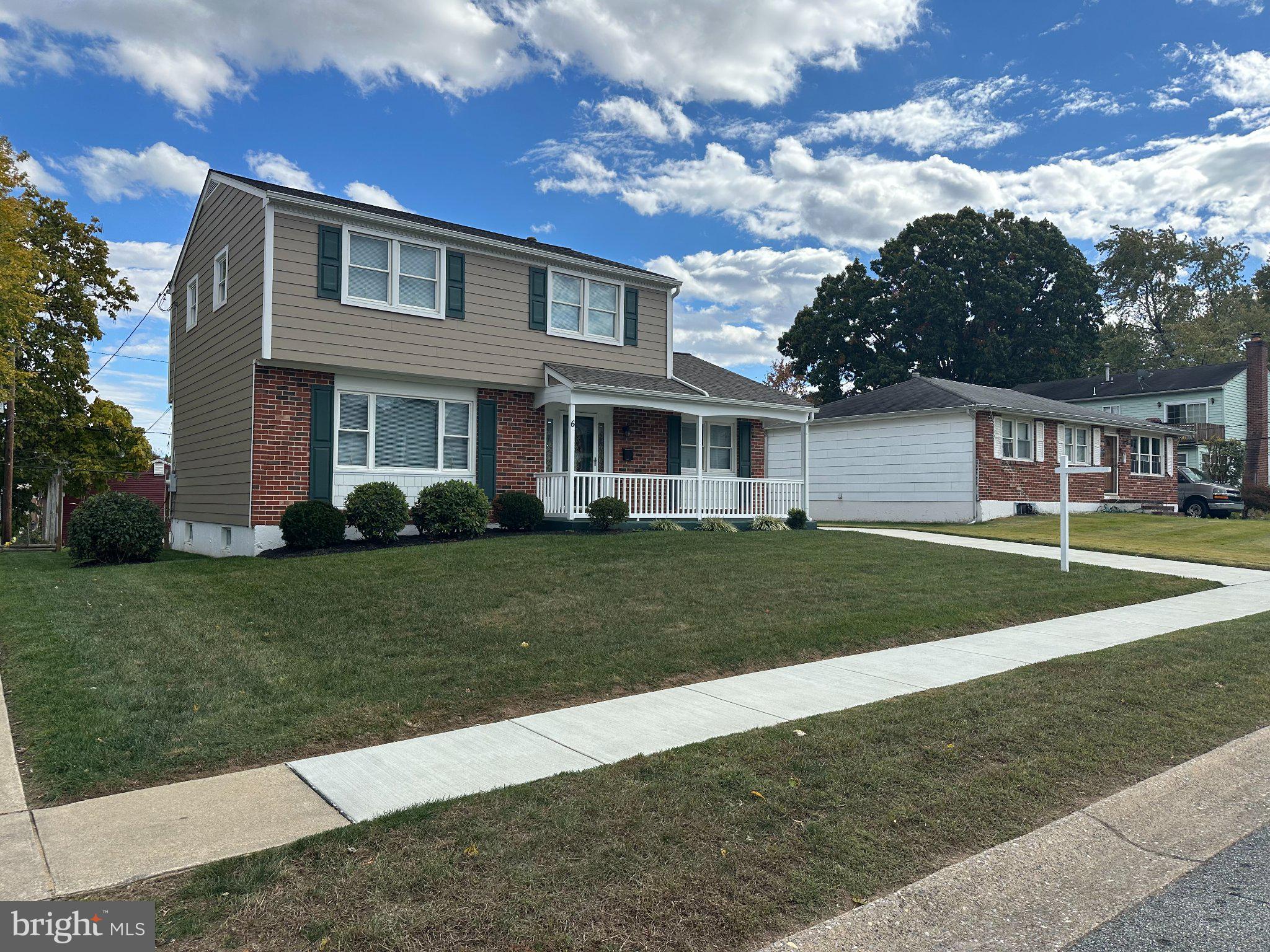 6 Chiming Road New Castle, DE 19720 - Photo 4 of 31 Charming two-story home with curb appeal.