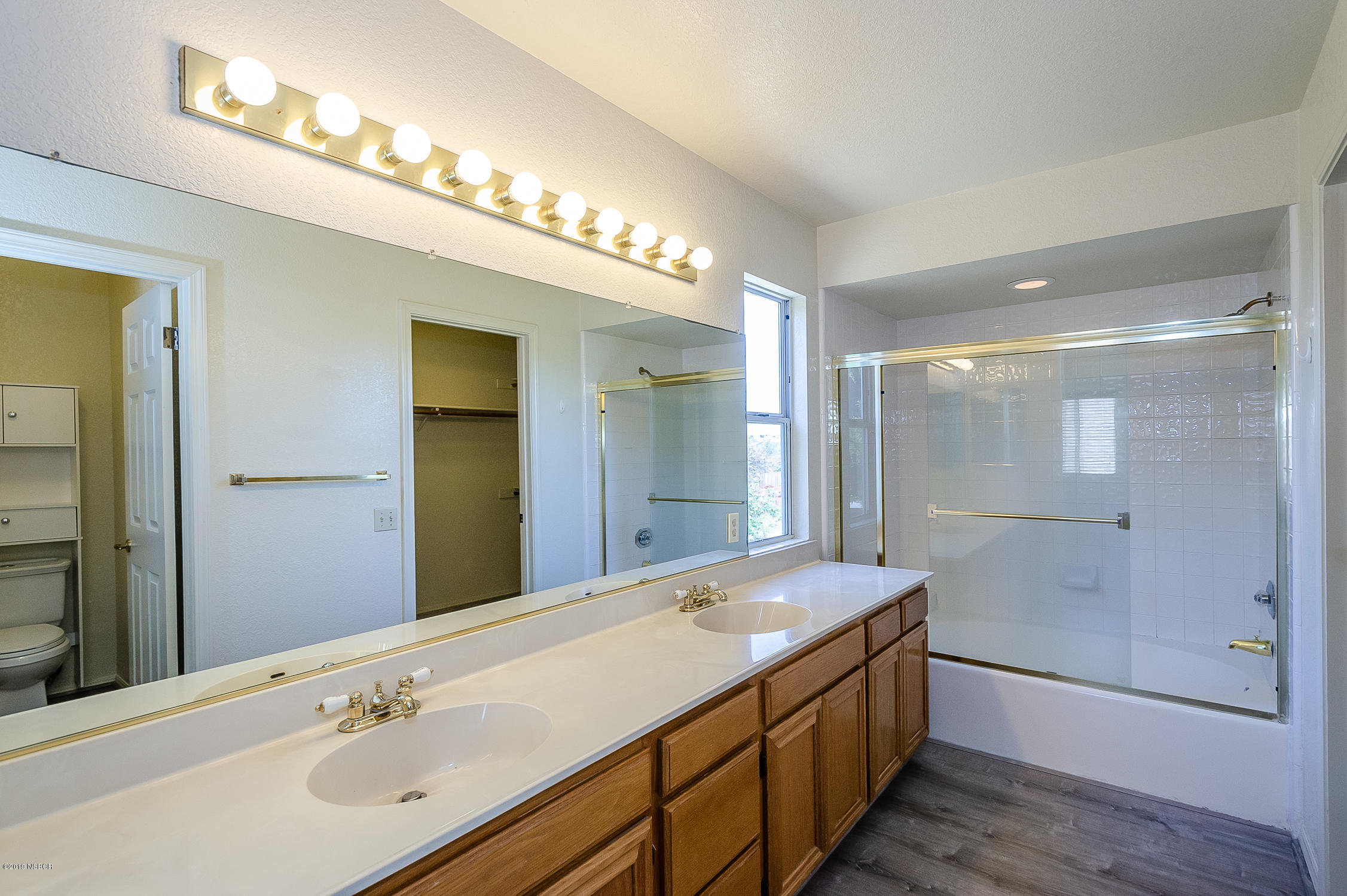 1521 Riverside Drive Lompoc, CA 93436 - Photo 14 of 27 master bath