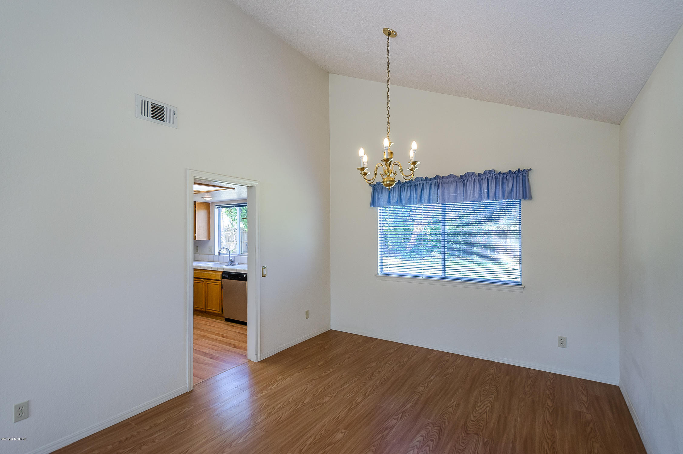 1521 Riverside Drive Lompoc, CA 93436 - Photo 5 of 27 dining room