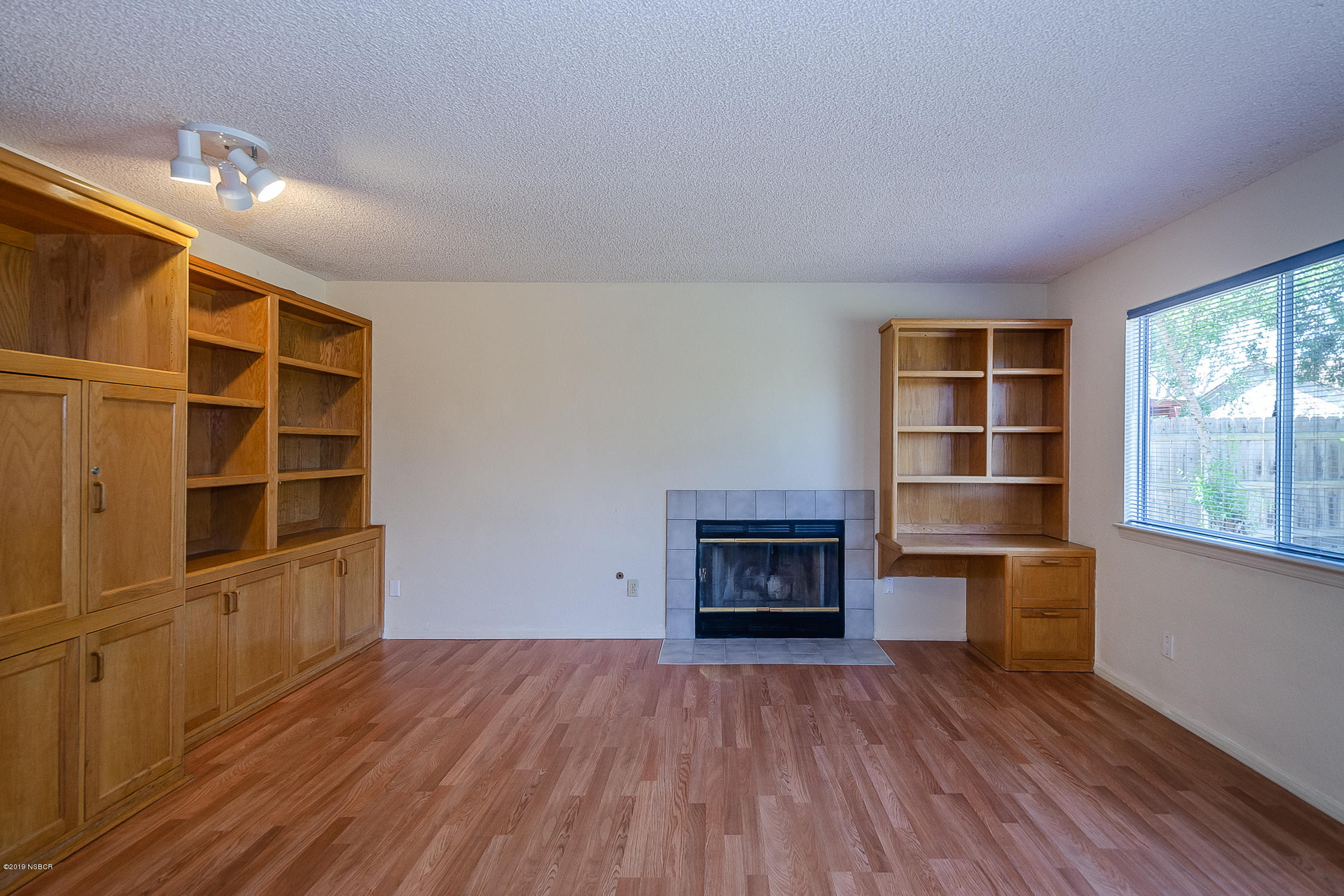 1521 Riverside Drive Lompoc, CA 93436 - Photo 10 of 27 family room