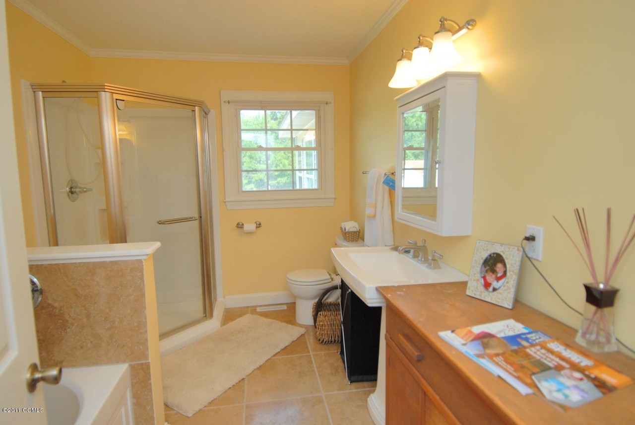 772 West Firetower Road Swansboro, NC 28584 - Photo 15 of 25 Bath