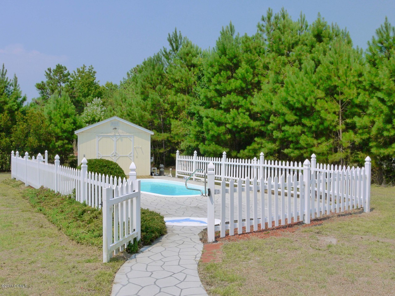 772 West Firetower Road Swansboro, NC 28584 - Photo 17 of 25 Pool walkway