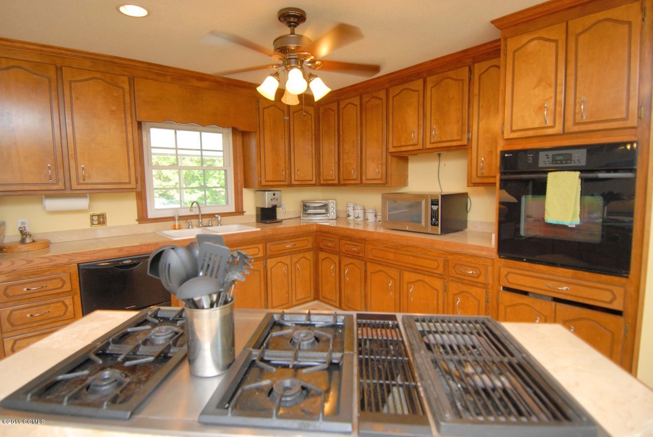 772 West Firetower Road Swansboro, NC 28584 - Photo 8 of 25 Kitchen
