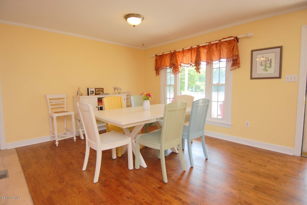 772 West Firetower Road Swansboro, NC 28584 - Photo 9 of 25 Dining room