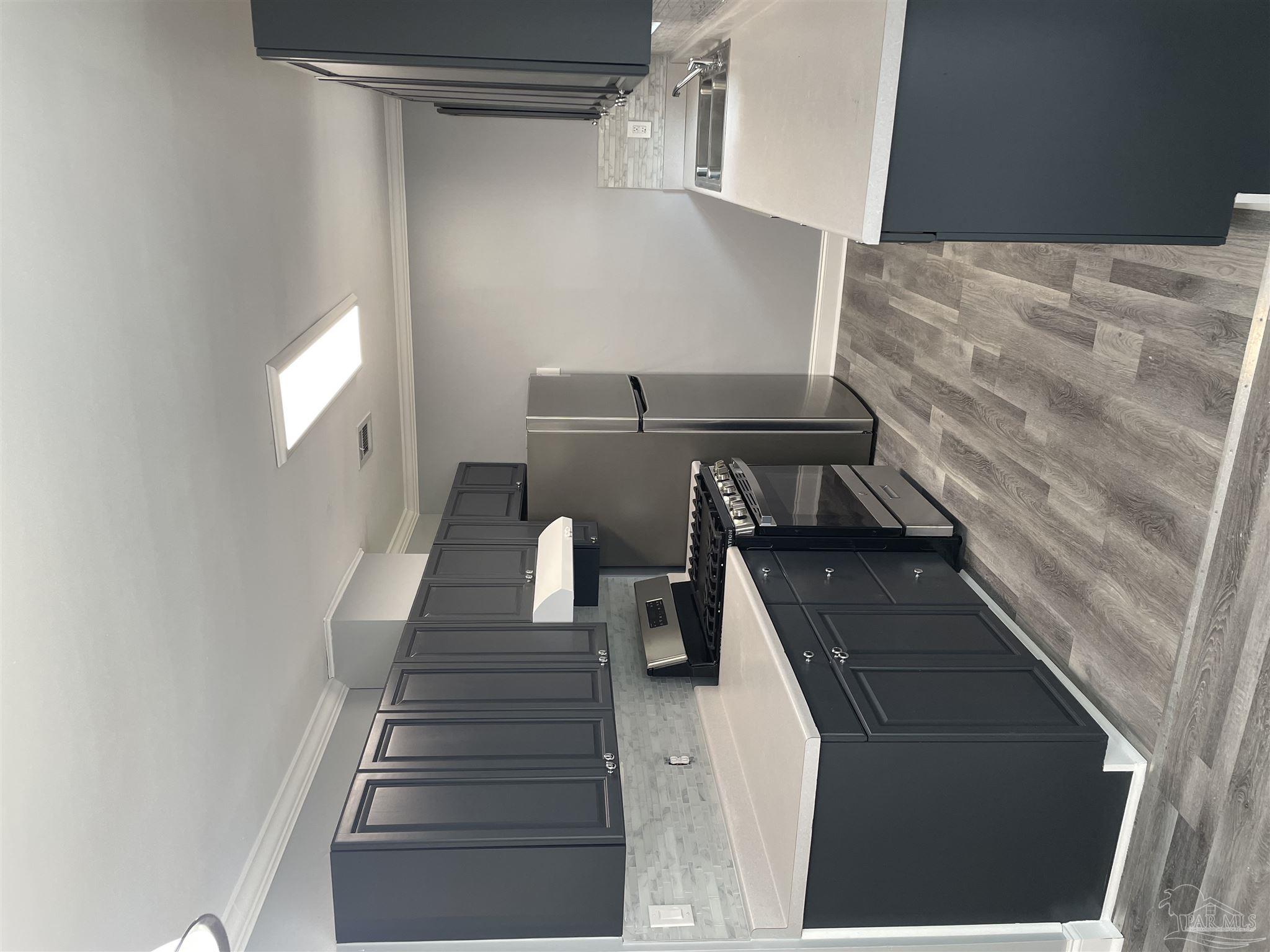 1620 East Burgess Road Pensacola, FL 32504 - Photo 10 of 26