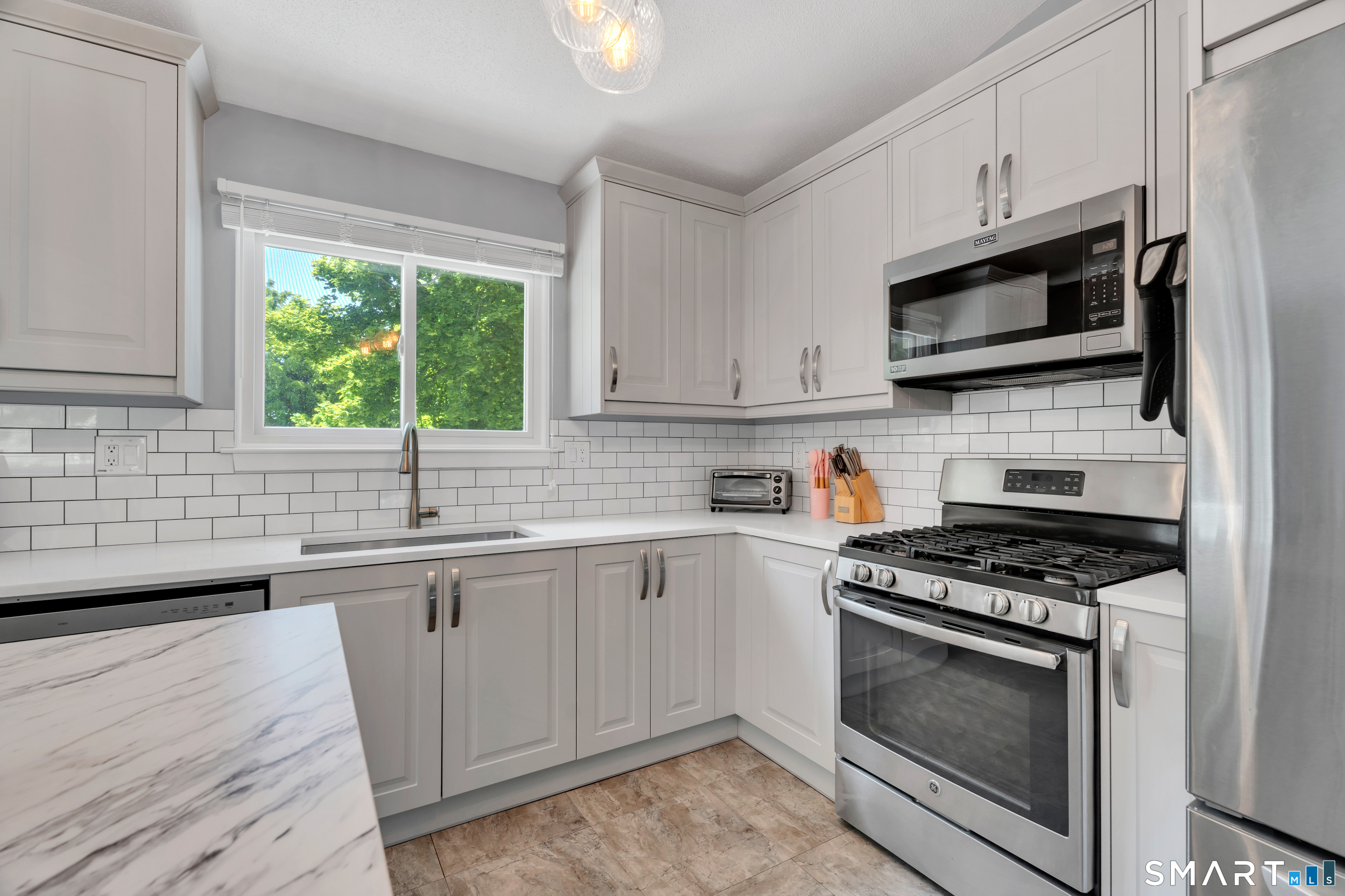 12 Roses Farm Road East Haven, CT 06512 - Photo 14 of 39