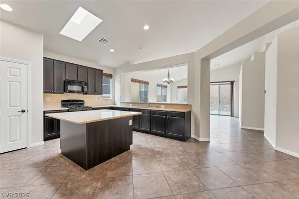 $2,250 | 1011 Via Nandina Place, Henderson, NV 89011